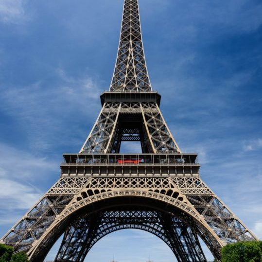 Vista de la Torre Eiffel desde un Shuttle en París